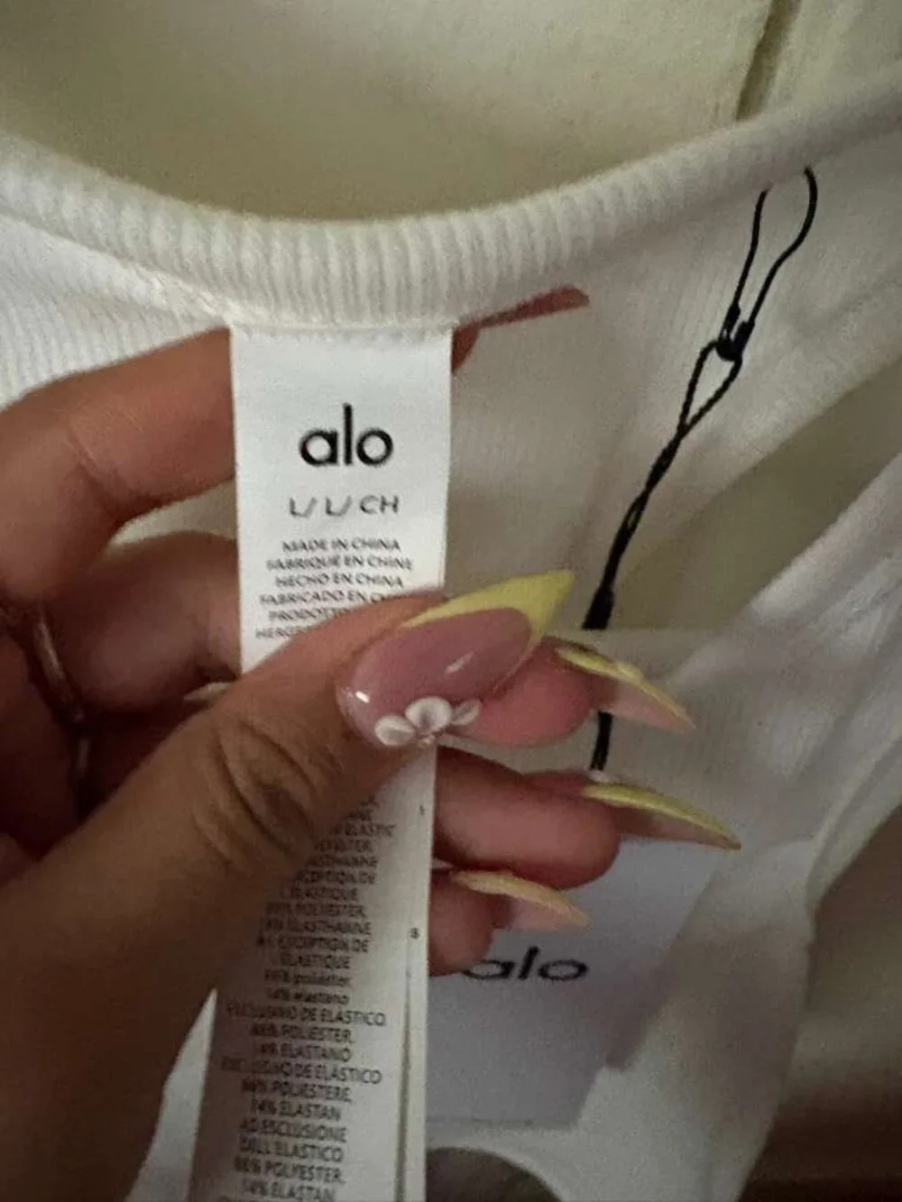 ALO YOGA white tank top size large nwtg